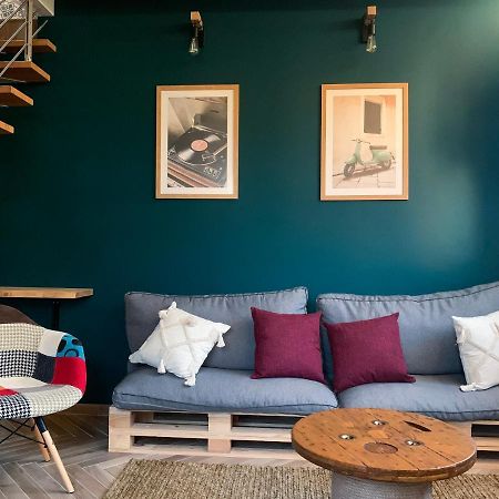 Charming Attic Apartment With Balcony & Swimming Pool Desenzano del Garda Exteriör bild