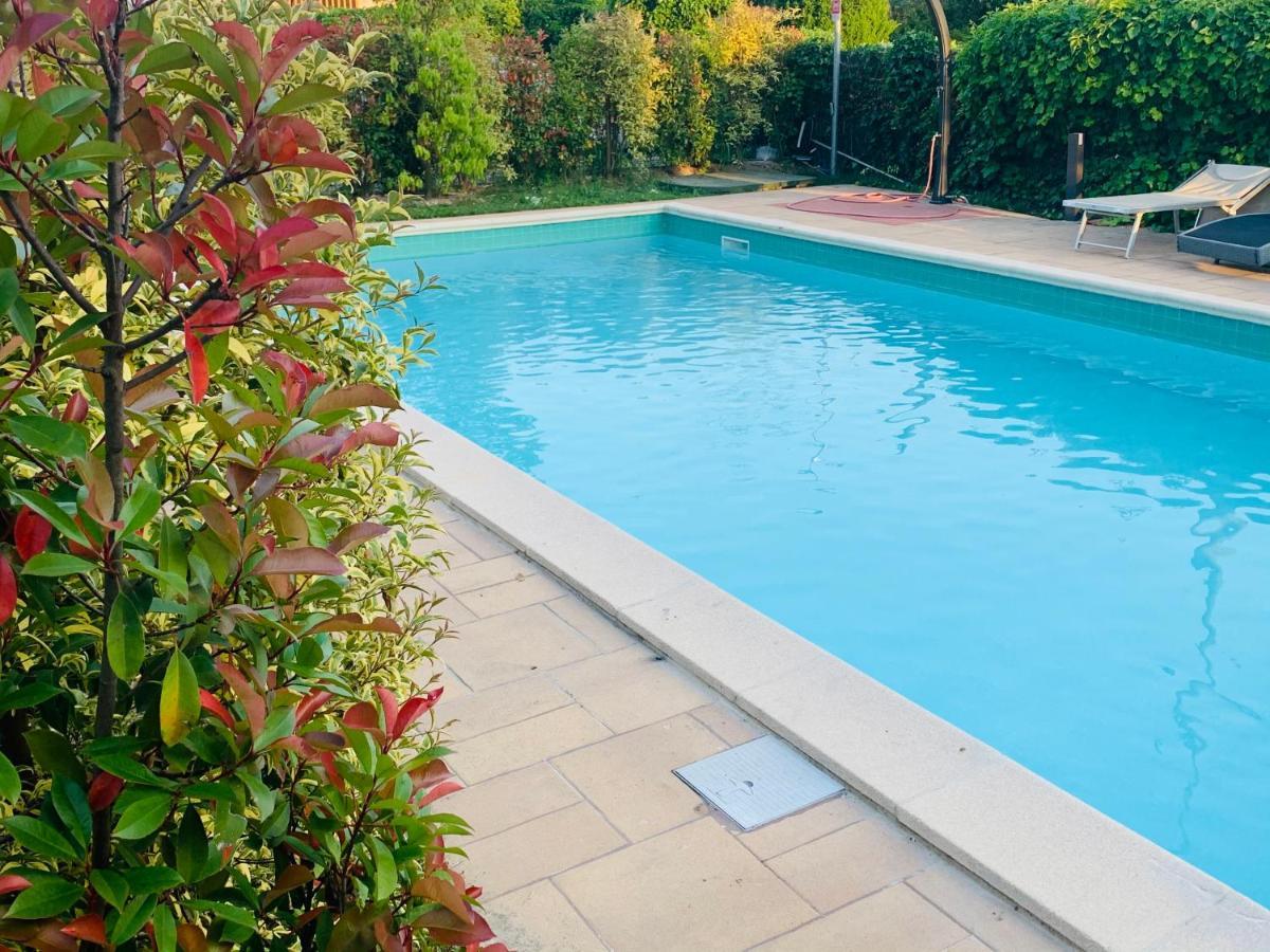 Charming Attic Apartment With Balcony & Swimming Pool Desenzano del Garda Exteriör bild