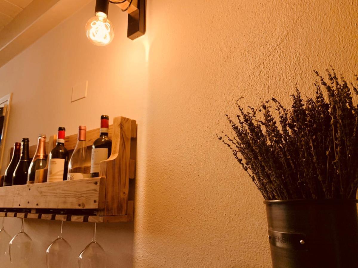 Charming Attic Apartment With Balcony & Swimming Pool Desenzano del Garda Exteriör bild