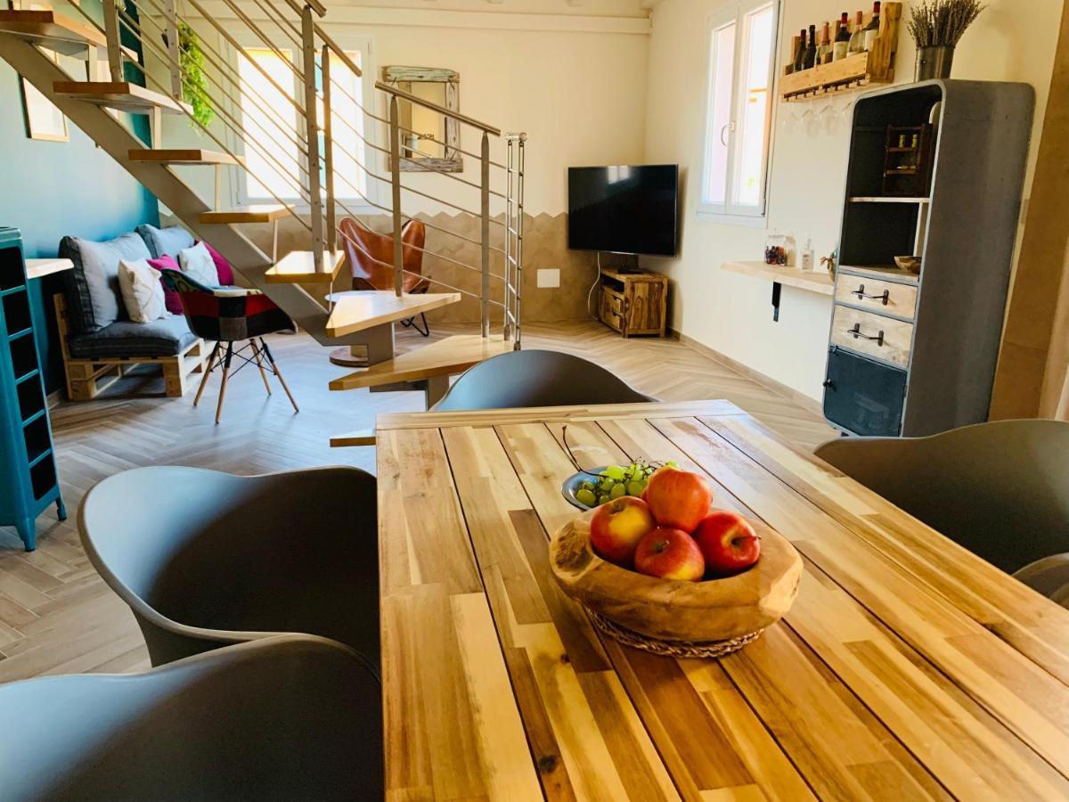 Charming Attic Apartment With Balcony & Swimming Pool Desenzano del Garda Exteriör bild